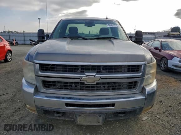 ✅ 2007 Chevrolet Silverado 2500HD 1LT • VIN: 1GCHK24617E564552 • Lot: 94405315. Wystawiony na Copart z przebiegiem 84 082 mil. Bezpłatny archiwum sprzedaży aukcyjnych z USA i szczegółowy raport historii pojazdu na DreamBid. Zdjęcie 5.