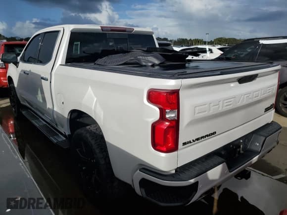 ✅ 2020 Chevrolet Silverado 1500 High Country • VIN: 3GCUYHED8LG163645 • Lot: 74677774. Wystawiony na Copart z przebiegiem 49 489 mil. Bezpłatny archiwum sprzedaży aukcyjnych z USA i szczegółowy raport historii pojazdu na DreamBid. Zdjęcie 2.