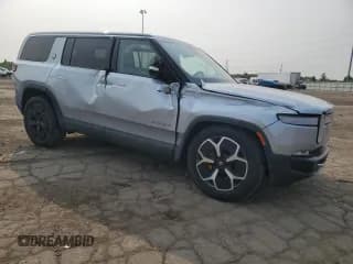 ✅ 2023 Rivian R1S Adventure • VIN: 7PDSGABA2PN006517 • Lot: 59192385. Wystawiony na Copart z przebiegiem Nie podano. Bezpłatny archiwum sprzedaży aukcyjnych z USA i szczegółowy raport historii pojazdu na DreamBid. Zdjęcie 4.