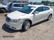 ✅ 2013 Buick LaCrosse Leather • VIN: 1G4GC5E31DF298143 • Lot: 42695787. Wystawiony na IAAI z przebiegiem 93 787 mil. Bezpłatny archiwum sprzedaży aukcyjnych z USA i szczegółowy raport historii pojazdu na DreamBid. Zdjęcie 2.