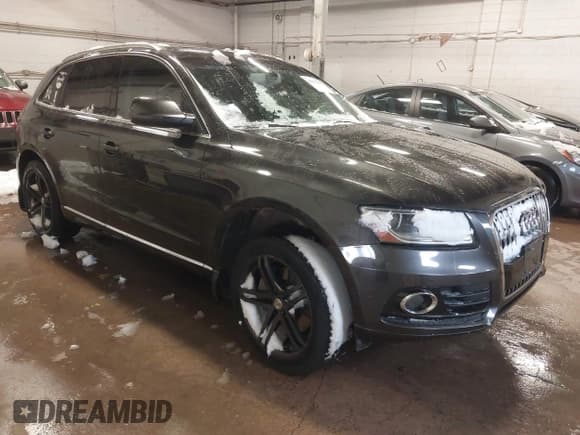 ✅ 2014 Audi Q5 Premium Plus • VIN: WA1CMAFP1EA069755 • Лот: 43902329. Опубликован ранее на IAAI с пробегом 306 832 миль. Бесплатный доступ к архиву аукционных продаж из США и подробный отчёт об истории автомобиля на DreamBid. Изображение 1.
