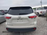 ✅ 2015 Toyota Highlander Limited • VIN: 5TDYKRFH0FS050837 • Lot: 42602645. Listed on IAAI with 121,742 mi. Free auction sales archive from the USA and detailed vehicle history report at DreamBid. Image 16.
