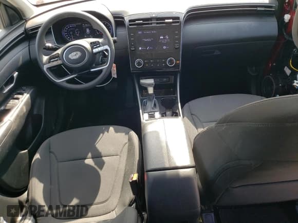 ✅ 2022 Hyundai Tucson SE • VIN: 5NMJA3AE3NH080110 • Lot: 68461574. Wystawiony na Copart z przebiegiem 57 280 mil. Bezpłatny archiwum sprzedaży aukcyjnych z USA i szczegółowy raport historii pojazdu na DreamBid. Zdjęcie 8.