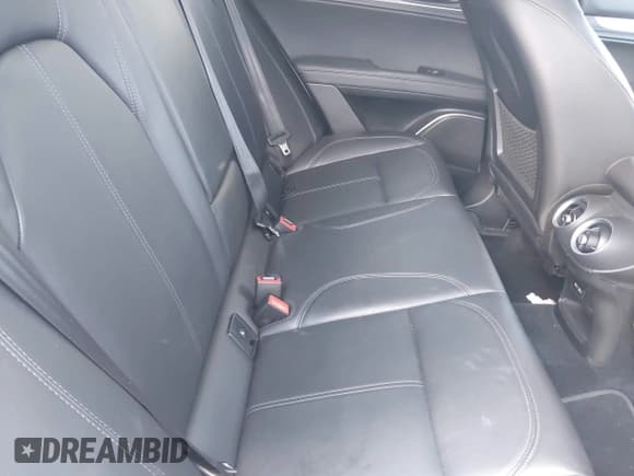 ✅ 2019 Alfa Romeo Stelvio Sport • VIN: ZASPAKAN1K7C40001 • Lot: 43385907. Wystawiony na IAAI z przebiegiem 87 112 mil. Bezpłatny archiwum sprzedaży aukcyjnych z USA i szczegółowy raport historii pojazdu na DreamBid. Zdjęcie 8.