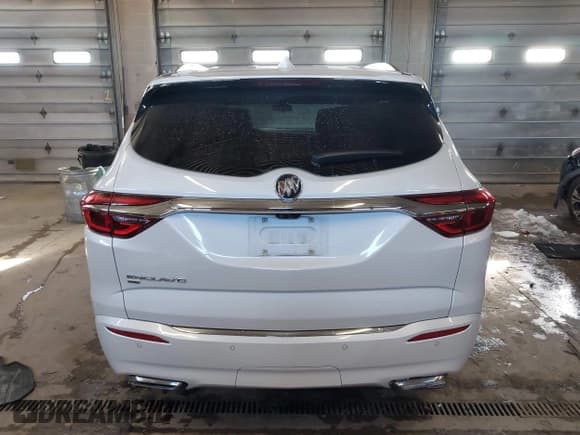 ✅ 2020 Buick Enclave Avenir • VIN: 5GAEVCKW3LJ198664 • Lot: 41628950. Wystawiony na IAAI z przebiegiem 100 157 mil. Bezpłatny archiwum sprzedaży aukcyjnych z USA i szczegółowy raport historii pojazdu na DreamBid. Zdjęcie 16.