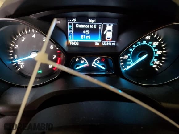 ✅ 2016 Ford Escape S • VIN: 1FMCU0F71GUC23362 • Lot: 82760175. Wystawiony na Copart z przebiegiem 122 841 mil. Bezpłatny archiwum sprzedaży aukcyjnych z USA i szczegółowy raport historii pojazdu na DreamBid. Zdjęcie 9.