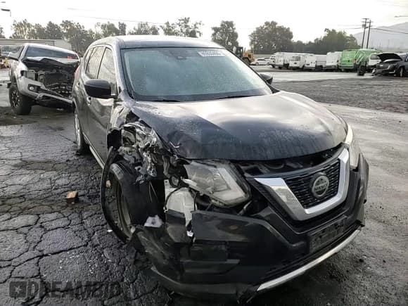 ✅ 2019 Nissan Rogue S • VIN: JN8AT2MT3KW504803 • Лот: 85930495. Опубликован ранее на Copart с пробегом 95 590 миль. Бесплатный доступ к архиву аукционных продаж из США и подробный отчёт об истории автомобиля на DreamBid. Изображение 13.