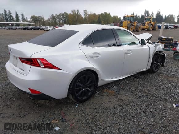 ✅ 2016 Lexus IS 200t • VIN: JTHBA1D25G5022823 • Lot: 43427929. Wystawiony na IAAI z przebiegiem 132 751 mil. Bezpłatny archiwum sprzedaży aukcyjnych z USA i szczegółowy raport historii pojazdu na DreamBid. Zdjęcie 4.