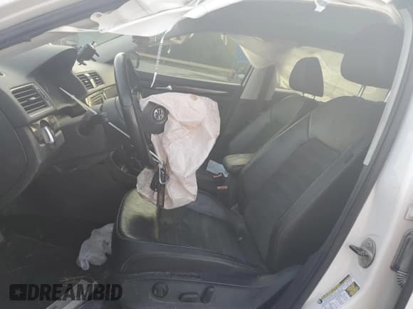 ✅ 2014 Volkswagen Passat SEL Premium • VIN: 1VWCN7A31EC035777 • Лот: 80261605. Опубликован ранее на Copart с пробегом 134 143 миль. Бесплатный доступ к архиву аукционных продаж из США и подробный отчёт об истории автомобиля на DreamBid. Изображение 7.