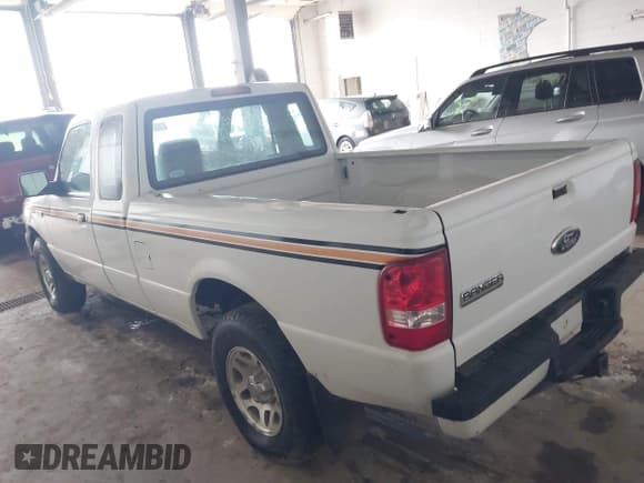 ✅ 2011 Ford Ranger XLT • VIN: 1FTLR4FE7BPA74975 • Lot: 42369981. Wystawiony na IAAI z przebiegiem 206 050 mil. Bezpłatny archiwum sprzedaży aukcyjnych z USA i szczegółowy raport historii pojazdu na DreamBid. Zdjęcie 3.