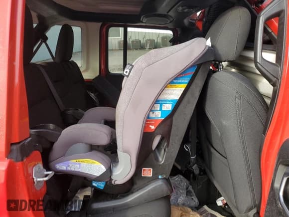 ✅ 2021 Jeep Wrangler Unlimited Sahara • VIN: 1C4HJXEN0MW689294 • Lot: 71698165. Wystawiony na Copart z przebiegiem Nie podano. Bezpłatny archiwum sprzedaży aukcyjnych z USA i szczegółowy raport historii pojazdu na DreamBid. Zdjęcie 11.