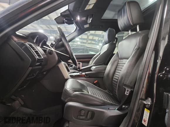 ✅ 2017 Land Rover Discovery HSE Luxury • VIN: SALRHBBV7HA045701 • Lot: 80283275. Wystawiony na Copart z przebiegiem 89 659 mil. Bezpłatny archiwum sprzedaży aukcyjnych z USA i szczegółowy raport historii pojazdu na DreamBid. Zdjęcie 7.