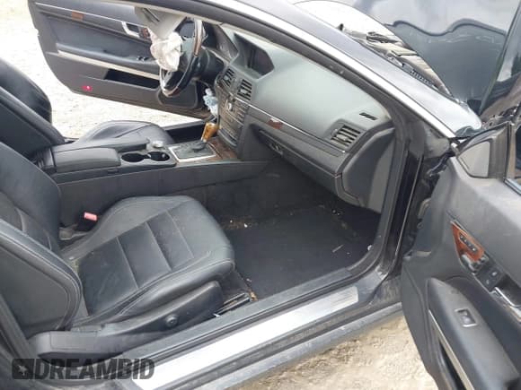 ✅ 2011 Mercedes-Benz E 350 • VIN: WDDKJ5GB4BF119220 • Лот: 42334042. Опубликован ранее на IAAI с пробегом 176 789 миль. Бесплатный доступ к архиву аукционных продаж из США и подробный отчёт об истории автомобиля на DreamBid. Изображение 5.