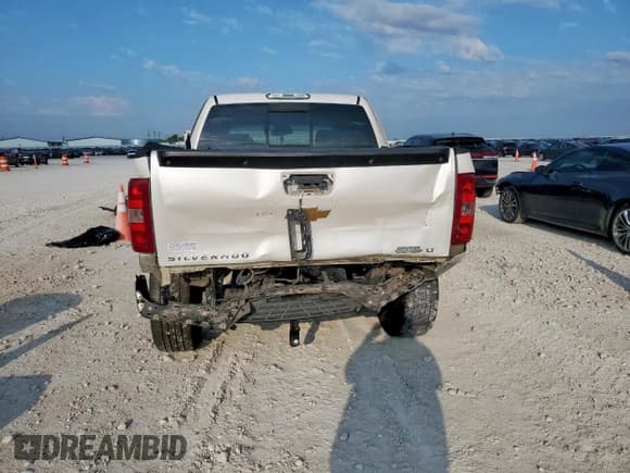 ✅ 2013 Chevrolet Silverado 1500 LT • VIN: 3GCPCSE06DG223493 • Lot: 71250535. Listed on Copart with 257,115 mi. Free auction sales archive from the USA and detailed vehicle history report at DreamBid. Image 6.
