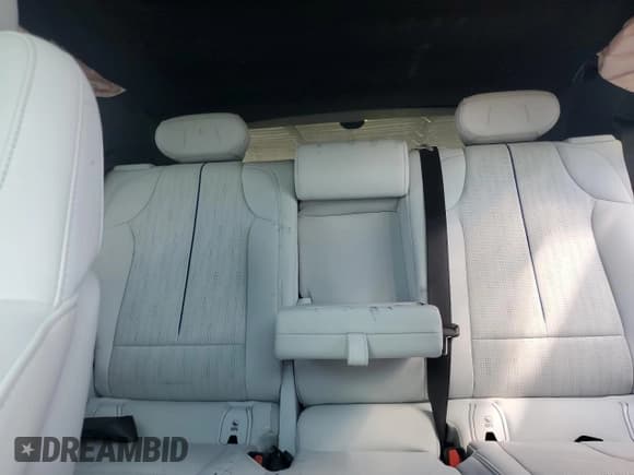 ✅ 2024 Cadillac LYRIQ Luxury • VIN: 1GYKPPRL8RZ121971 • Lot: 69411935. Wystawiony na Copart z przebiegiem 31 405 mil. Bezpłatny archiwum sprzedaży aukcyjnych z USA i szczegółowy raport historii pojazdu na DreamBid. Zdjęcie 10.