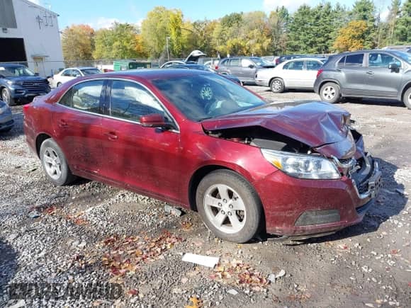 ✅ 2015 Chevrolet Malibu LT • VIN: 1G11C5SL8FF288901 • Lot: 43493131. Wystawiony na IAAI z przebiegiem 59 599 mil mil. Skorzystaj z bezpłatnego archiwum sprzedaży aukcyjnych z USA i zobacz szczegółowy raport historii pojazdu na DreamBid. Zdjęcie 1.