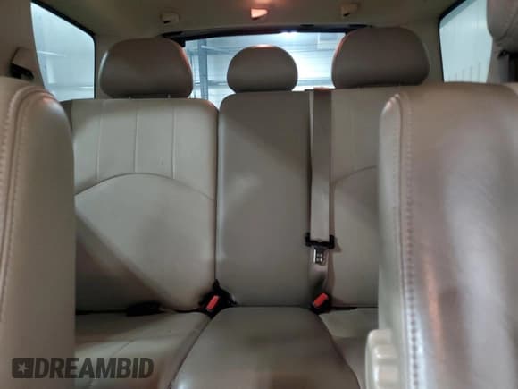 ✅ 2007 Mercury Mariner Premier • VIN: 4M2CU97127KJ20010 • Lot: 52123205. Wystawiony na Copart z przebiegiem 162 337 mil. Bezpłatny archiwum sprzedaży aukcyjnych z USA i szczegółowy raport historii pojazdu na DreamBid. Zdjęcie 10.