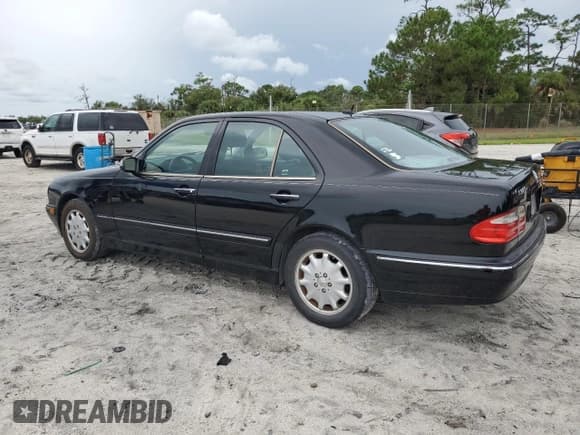 ✅ 2001 Mercedes-Benz E 320/430 4 Matic • VIN: WDBJF82JX1X046997 • Lot: 81423265. Wystawiony na Copart z przebiegiem 233 046 mil. Bezpłatny archiwum sprzedaży aukcyjnych z USA i szczegółowy raport historii pojazdu na DreamBid. Zdjęcie 2.