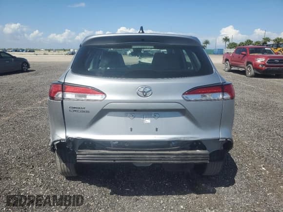 ✅ 2022 Toyota Corolla Cross L • VIN: 7MUAAAAG4NV033838 • Lot: 84466395. Wystawiony na Copart z przebiegiem 38 590 mil. Bezpłatny archiwum sprzedaży aukcyjnych z USA i szczegółowy raport historii pojazdu na DreamBid. Zdjęcie 6.