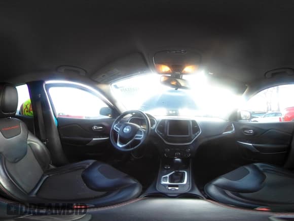 ✅ 2017 Jeep Cherokee Trailhawk • VIN: 1C4PJMBS4HW647852 • Lot: 41192324. Wystawiony na IAAI z przebiegiem 116 429 mil. Bezpłatny archiwum sprzedaży aukcyjnych z USA i szczegółowy raport historii pojazdu na DreamBid. Zdjęcie 18.