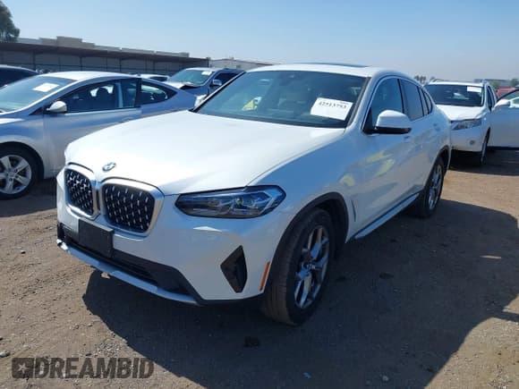 ✅ 2025 BMW X4 xDrive30i • VIN: 5UX33DT04S9Z75394 • Lot: 42513753. Listed on IAAI with 9,320 mi. Free auction sales archive from the USA and detailed vehicle history report at DreamBid. Image 17.