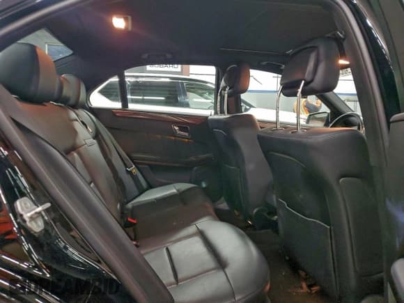 ✅ 2011 Mercedes-Benz E 350 Luxury • VIN: WDDHF8HB0BA512639 • Lot: 96382085. Listed on Copart with 192,212 mi. Free auction sales archive from the USA and detailed vehicle history report at DreamBid. Image 10.