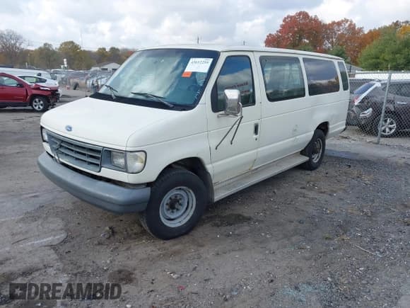 ✅ 1993 Ford Econoline Cargo • VIN: 1FBJS31M8PHB50746 • Lot: 43612255. Wystawiony na IAAI z przebiegiem Nie podano. Bezpłatny archiwum sprzedaży aukcyjnych z USA i szczegółowy raport historii pojazdu na DreamBid. Zdjęcie 2.