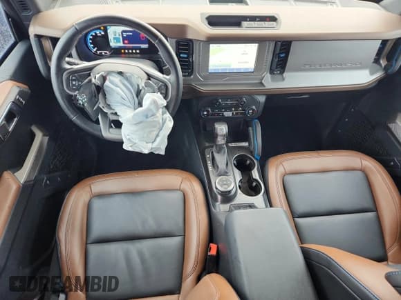 ✅ 2023 Ford Bronco • VIN: 1FMEE5BP6PLB75758 • Lot: 70596835. Wystawiony na Copart z przebiegiem 22 457 mil. Bezpłatny archiwum sprzedaży aukcyjnych z USA i szczegółowy raport historii pojazdu na DreamBid. Zdjęcie 8.