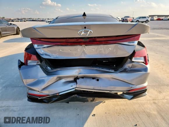 ✅ 2022 Hyundai Elantra SEL • VIN: KMHLN4AG2NU254807 • Lot: 82266175. Listed on Copart with 51,197 mi. Free auction sales archive from the USA and detailed vehicle history report at DreamBid. Image 6.