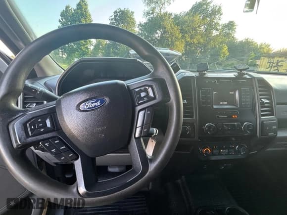 ✅ 2019 Ford F-350 Platinum • VIN: 1FT7W3BT4KED39128 • Lot: 61692715. Listed on Copart with 265,780 mi. Free auction sales archive from the USA and detailed vehicle history report at DreamBid. Image 9.