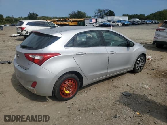 ✅ 2016 Hyundai Elantra • VIN: KMHD35LH6GU313978 • Лот: 81705395. Опубликован ранее на Copart с пробегом 120 722 миль. Бесплатный доступ к архиву аукционных продаж из США и подробный отчёт об истории автомобиля на DreamBid. Изображение 3.