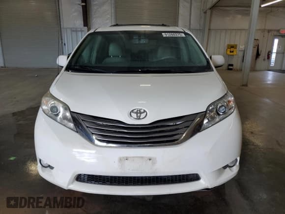 ✅ 2013 Toyota Sienna XLE • VIN: 5TDYK3DC1DS382464 • Lot: 91260375. Listed on Copart with 218,926 mi. Free auction sales archive from the USA and detailed vehicle history report at DreamBid. Image 5.
