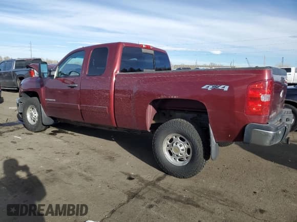 ✅ 2008 Chevrolet Silverado 2500HD 1LT • VIN: 1GCHK29KX8E151813 • Lot: 84531244. Wystawiony na Copart z przebiegiem 186 302 mil. Bezpłatny archiwum sprzedaży aukcyjnych z USA i szczegółowy raport historii pojazdu na DreamBid. Zdjęcie 2.