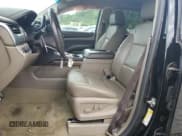 ✅ 2018 Chevrolet Suburban LT • VIN: 1GNSKHKC5JR210980 • Lot: 68180924. Wystawiony na Copart z przebiegiem 93 237 mil. Bezpłatny archiwum sprzedaży aukcyjnych z USA i szczegółowy raport historii pojazdu na DreamBid. Zdjęcie 7.