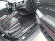 ✅ 2018 Chevrolet Suburban LT • VIN: 1GNSCHKC6JR129774 • Лот: 43885151. Опубликован ранее на IAAI с пробегом 233 096 миль. Бесплатный доступ к архиву аукционных продаж из США и подробный отчёт об истории автомобиля на DreamBid. Изображение 5.