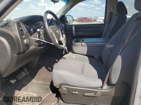 ✅ 2009 Chevrolet Silverado 1500 • VIN: 2GCFK135991117837 • Lot: 68920914. Listed on Copart with 172,039 mi. Free auction sales archive from the USA and detailed vehicle history report at DreamBid. Image 7.