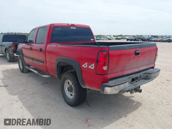 ✅ 2006 Chevrolet Silverado 2500HD LT3 • VIN: 1GCHK23D86F145400 • Lot: 42230812. Wystawiony na IAAI z przebiegiem 513 221 mil. Bezpłatny archiwum sprzedaży aukcyjnych z USA i szczegółowy raport historii pojazdu na DreamBid. Zdjęcie 3.