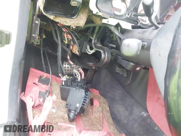 ✅ 1999 Mercedes-Benz SLK 230/320 • VIN: WDBKK47F3XF081831 • Lot: 43262302. Wystawiony na IAAI z przebiegiem 72 820 mil. Bezpłatny archiwum sprzedaży aukcyjnych z USA i szczegółowy raport historii pojazdu na DreamBid. Zdjęcie 13.