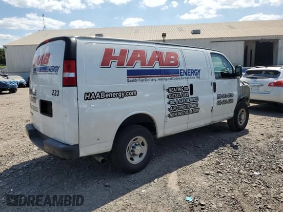 ✅ 2023 Chevrolet Express Cargo • VIN: 1GCWGAFP6P1180332 • Lot: 68127825. Wystawiony na Copart z przebiegiem 18 833 mil. Bezpłatny archiwum sprzedaży aukcyjnych z USA i szczegółowy raport historii pojazdu na DreamBid. Zdjęcie 3.