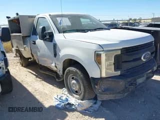 ✅ 2019 Ford F-250 XL • VIN: 1FTBF2A67KED13428 • Lot: 43662167. Wystawiony na IAAI z przebiegiem 199 623 mil. Bezpłatny archiwum sprzedaży aukcyjnych z USA i szczegółowy raport historii pojazdu na DreamBid. Zdjęcie 1.