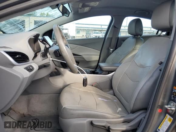 ✅ 2017 Chevrolet Volt LT • VIN: 1G1RC6S53HU206162 • Lot: 67794224. Wystawiony na Copart z przebiegiem Nie podano. Bezpłatny archiwum sprzedaży aukcyjnych z USA i szczegółowy raport historii pojazdu na DreamBid. Zdjęcie 7.