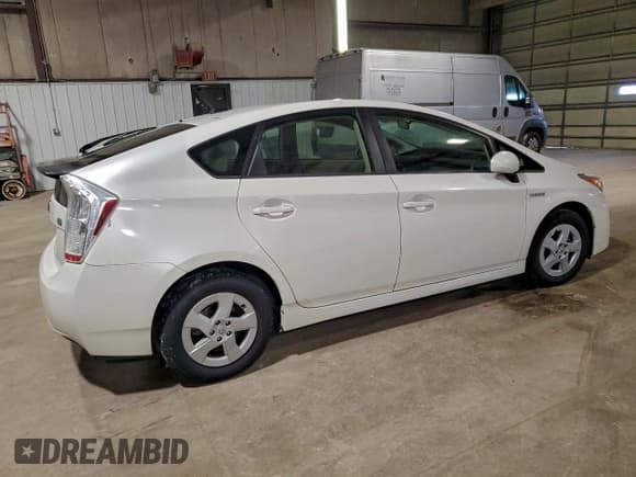 ✅ 2010 Toyota Prius III • VIN: JTDKN3DU8A5102675 • Lot: 93988995. Wystawiony na Copart z przebiegiem 111 250 mil. Bezpłatny archiwum sprzedaży aukcyjnych z USA i szczegółowy raport historii pojazdu na DreamBid. Zdjęcie 3.