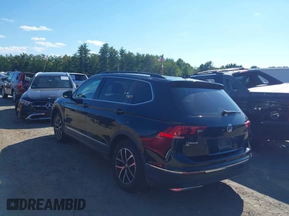 ✅ 2021 Volkswagen Tiguan SE • VIN: 3VV3B7AX0MM118968 • Лот: 43198705. Опубликован ранее на IAAI с пробегом 70 936 миль. Бесплатный доступ к архиву аукционных продаж из США и подробный отчёт об истории автомобиля на DreamBid. Изображение 3.