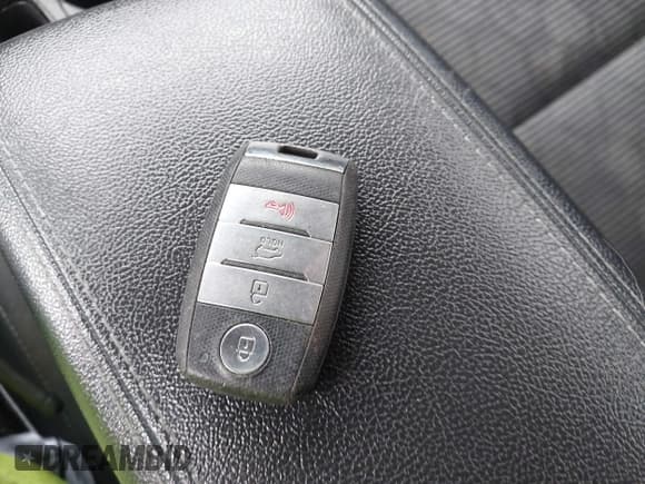 ✅ 2018 Kia Niro LX • VIN: KNDCB3LC8J5211028 • Lot: 42520583. Listed on IAAI with 88,222 mi. Free auction sales archive from the USA and detailed vehicle history report at DreamBid. Image 11.