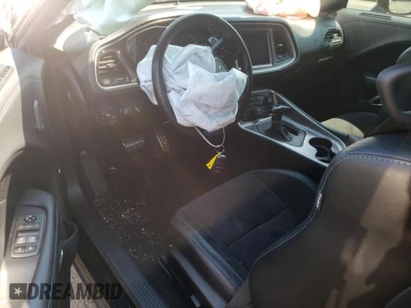 ✅ 2021 Dodge Challenger GT • VIN: 2C3CDZKG8MH500574 • Lot: 60136444. Wystawiony na Copart z przebiegiem 34 500 mil. Bezpłatny archiwum sprzedaży aukcyjnych z USA i szczegółowy raport historii pojazdu na DreamBid. Zdjęcie 8.