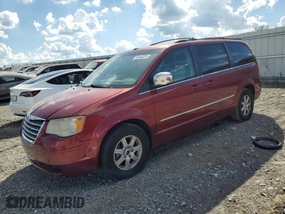 ✅ 2010 Chrysler Town & Country Touring Plus • VIN: 2A4RR8DX0AR321024 • Lot: 84940225. Wystawiony na Copart z przebiegiem 246 813 mil. Bezpłatny archiwum sprzedaży aukcyjnych z USA i szczegółowy raport historii pojazdu na DreamBid. Zdjęcie 1.