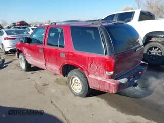 ✅ 2002 Chevrolet Blazer LS • VIN: 1GNCS13WX2K197447 • Lot: 41336365. Wystawiony na IAAI z przebiegiem 196 555 mil. Bezpłatny archiwum sprzedaży aukcyjnych z USA i szczegółowy raport historii pojazdu na DreamBid. Zdjęcie 3.