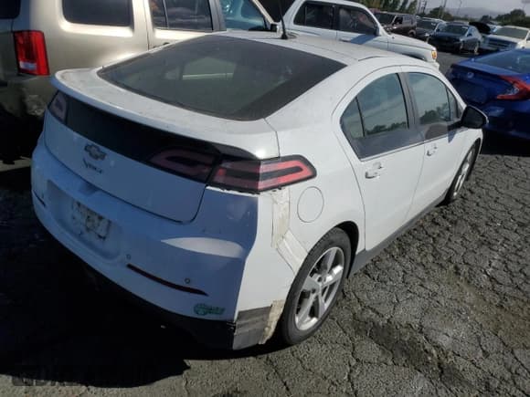 ✅ 2013 Chevrolet Volt • VIN: 1G1RF6E46DU106545 • Lot: 63720214. Wystawiony na Copart z przebiegiem 182 359 mil. Bezpłatny archiwum sprzedaży aukcyjnych z USA i szczegółowy raport historii pojazdu na DreamBid. Zdjęcie 3.