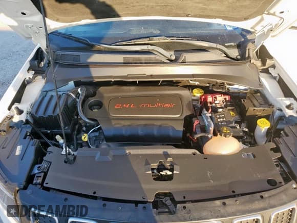 ✅ 2019 Jeep Compass Limited • VIN: 3C4NJCCB4KT725835 • Лот: 90801175. Опубликован ранее на Copart с пробегом 80 733 миль. Бесплатный доступ к архиву аукционных продаж из США и подробный отчёт об истории автомобиля на DreamBid. Изображение 12.