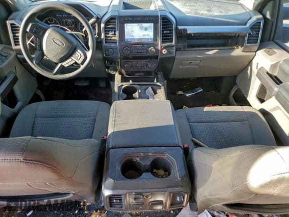 ✅ 2022 Ford F-250 XLT • VIN: 1FT7W2BT0NEC08552 • Lot: 90234705. Wystawiony na Copart z przebiegiem 83 409 mil. Bezpłatny archiwum sprzedaży aukcyjnych z USA i szczegółowy raport historii pojazdu na DreamBid. Zdjęcie 8.